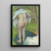 Junge Frau beim Ankleiden - Edgar Degas — gerahmtes Bild an der Wand
