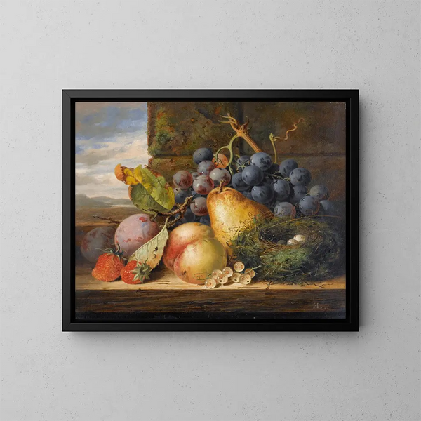 Naturstillleben mit einem Vogelnest, einer Birne, einer Pfirsich, Trauben, Erdbeeren und Pflaumen - Edward Ladell — gerahmtes Bild an der Wand