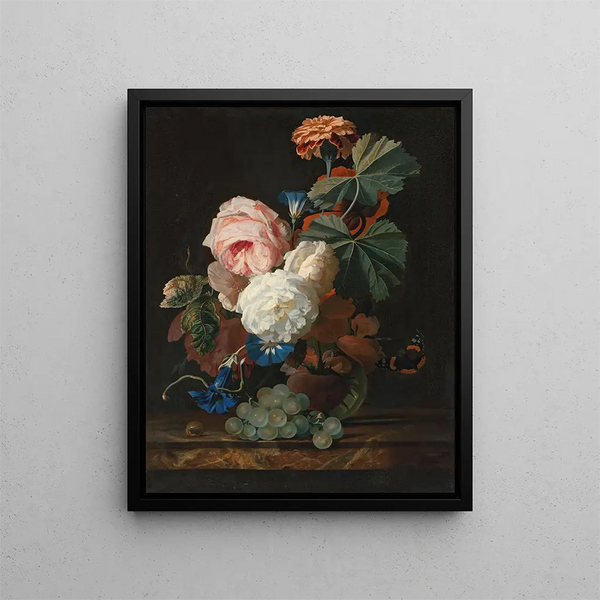 Rosen, Akeleien und Mohnblumen in einem Glasvase auf einem Marmorboden mit einigen Trauben - Simon Verelst — gerahmtes Bild an der Wand