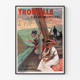 Vintage-Normandie-Poster – "Trouville, Casino Municipal", in einem schmalen Rahmen an einer hellen Wand.