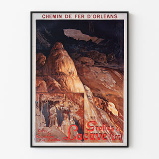 Vintage-Reiseplakat – Grottes de Lacave, Rocamadour, in einem schmalen Rahmen an einer hellen Wand.