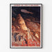 Vintage-Reiseplakat – Grottes de Lacave, Rocamadour, in einem schmalen Rahmen an einer hellen Wand.