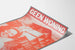 Vintage-Roter Poster mit Porträt und zerstörtem Gebäude