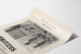 Vintage-Poster einer alten Buchhandlung – Bücherszene mit Kunden