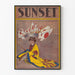 Vintage-Sonnenuntergang-Poster - Junge Frau im Kimono mit japanischen Flaggen